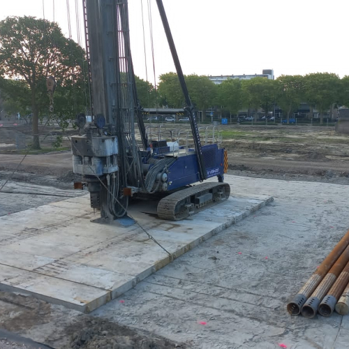 Eerste paal de Geelvinck